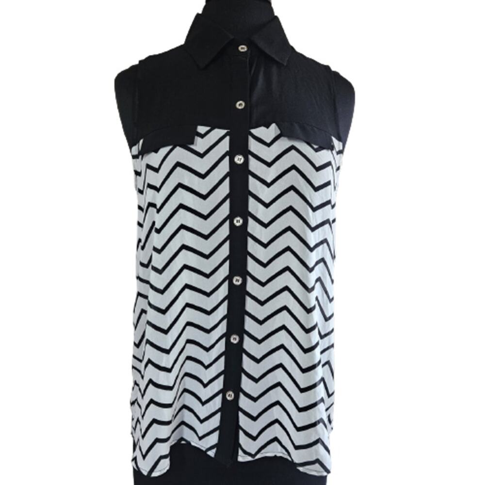 Black and White Chevron Pattern Blouse Size Medium